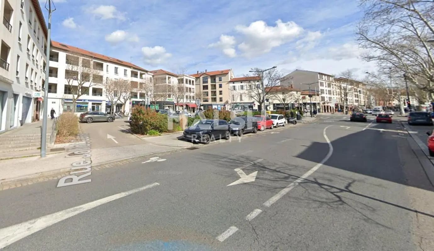 Retail in Lyon for sale Aerial- Image 1 of 5