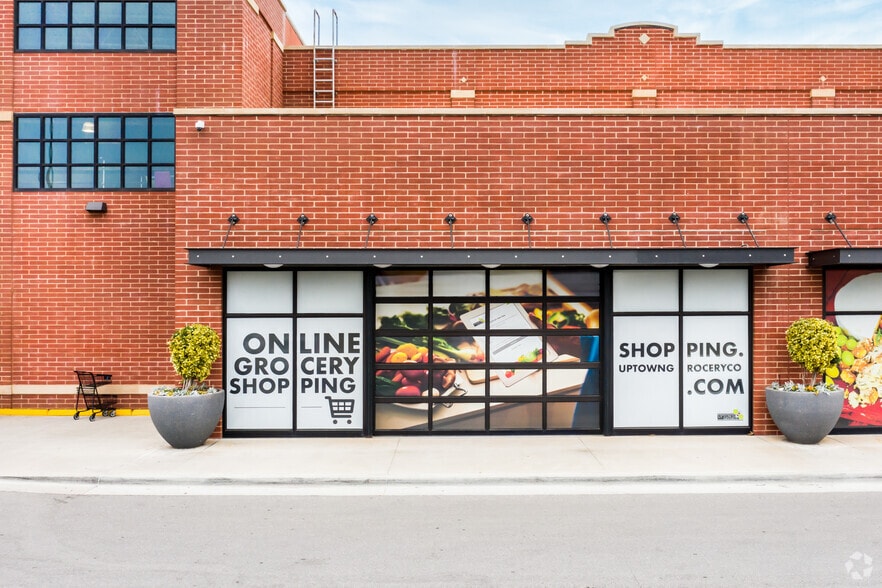 9515 N May Ave, Oklahoma City, OK for lease - Building Photo - Image 2 of 7