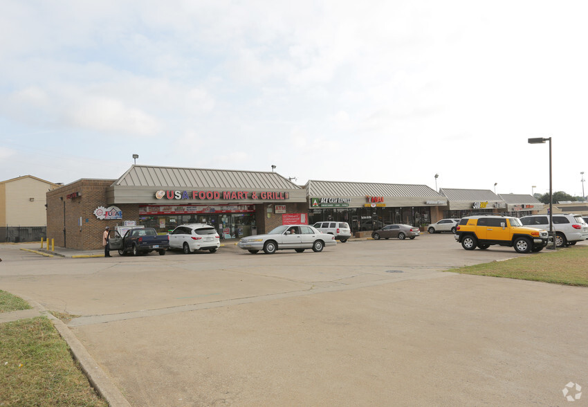 9074-9098 W Camp Bowie West Blvd, Fort Worth, TX for lease - Primary Photo - Image 1 of 8