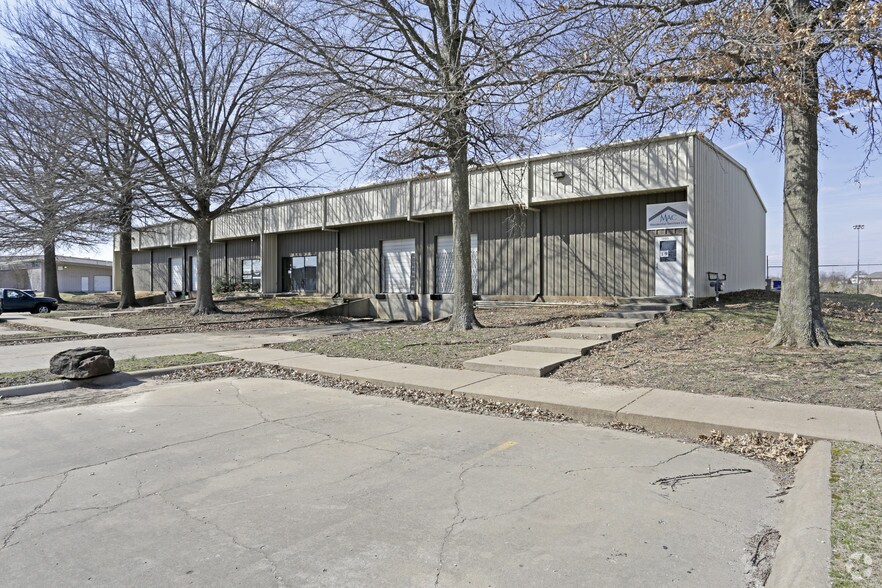 19051907 Town West Dr, Rogers, AR 72756