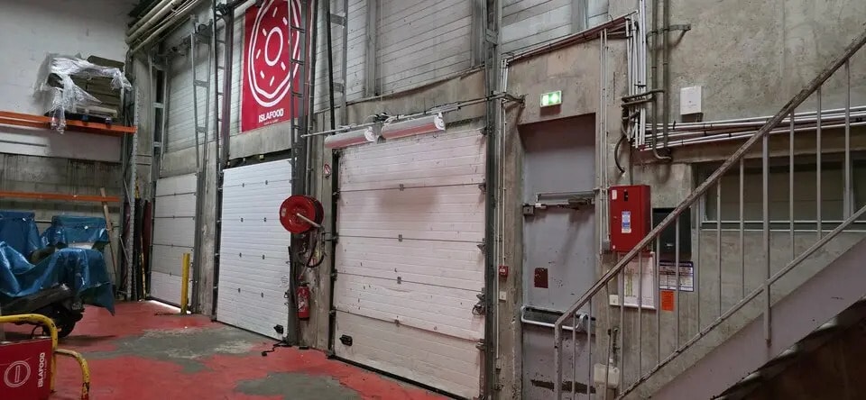 20 Rue Des Marronniers, L'HAY-LES-ROSES for lease - Interior Photo - Image 3 of 12