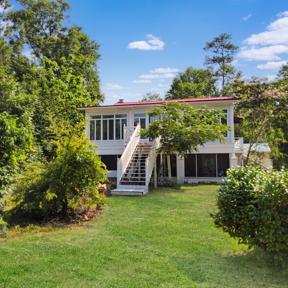 1201 Crescent St, Summerton, SC for sale - Primary Photo - Image 1 of 20