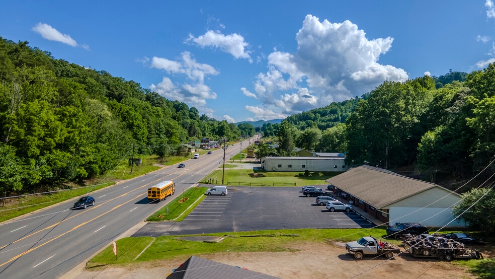 1785 Georgia Rd, Franklin, NC for sale - Building Photo - Image 2 of 26