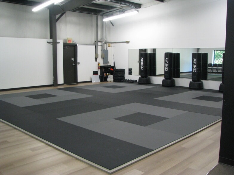 3600 Velp Ave, Howard, WI for lease - Interior Photo - Image 3 of 9