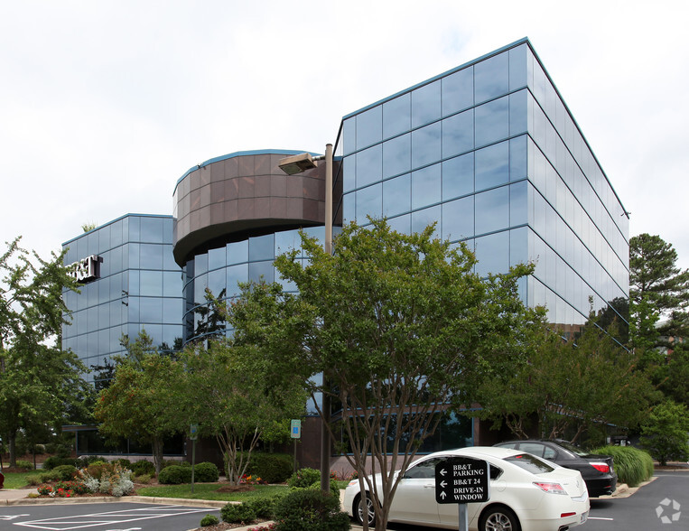 Retail in Durham, NC for sale - Primary Photo - Image 1 of 1