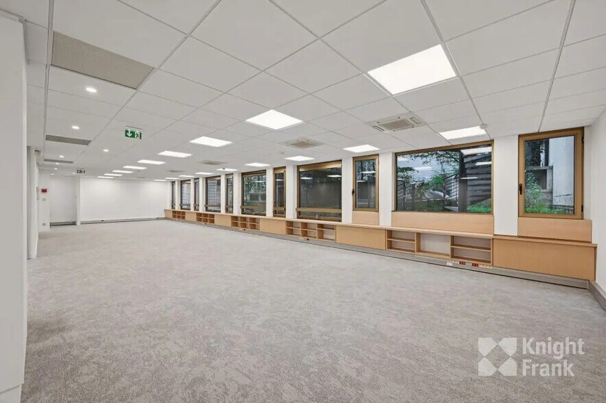 6 Avenue Marceau, Paris for lease - Building Photo - Image 3 of 14