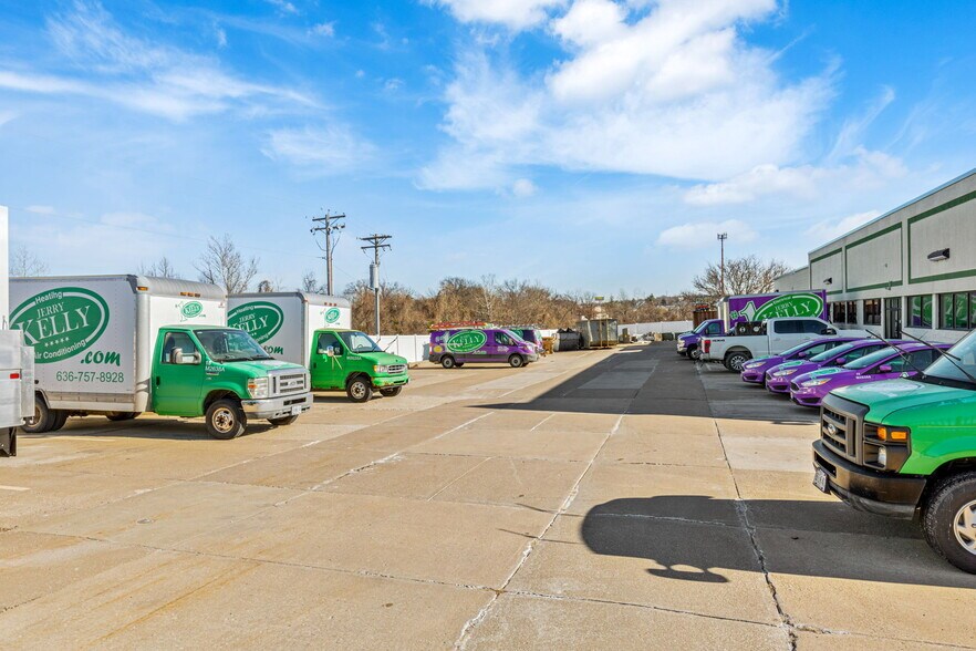 4631 N Saint Peters Parkway, Saint Charles, MO for sale - Building Photo - Image 3 of 40