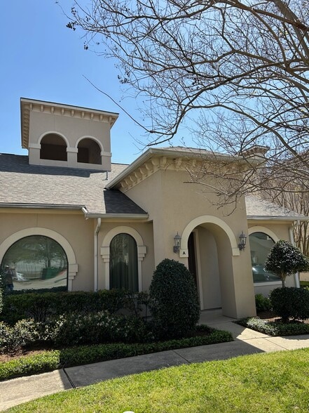 12824 Willow Centre Dr, Houston, TX for sale - Building Photo - Image 3 of 97