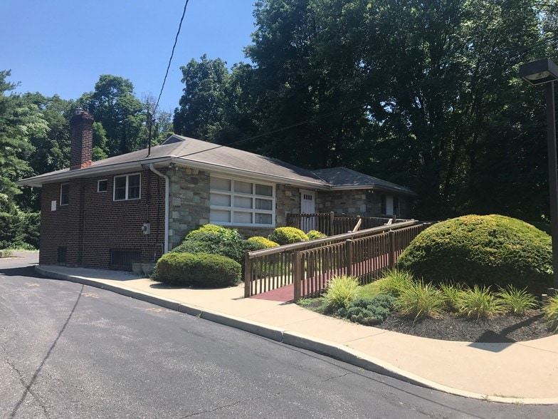 1793 Springdale Rd, Cherry Hill, NJ 08003