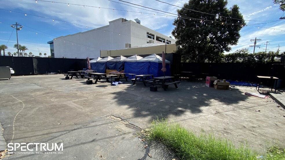 14532 Blythe St, Van Nuys, CA for lease - Building Photo - Image 3 of 11