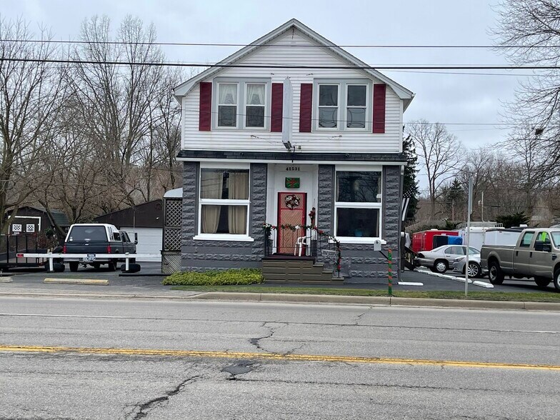 41531 N Ridge Rd, Elyria, OH 44035