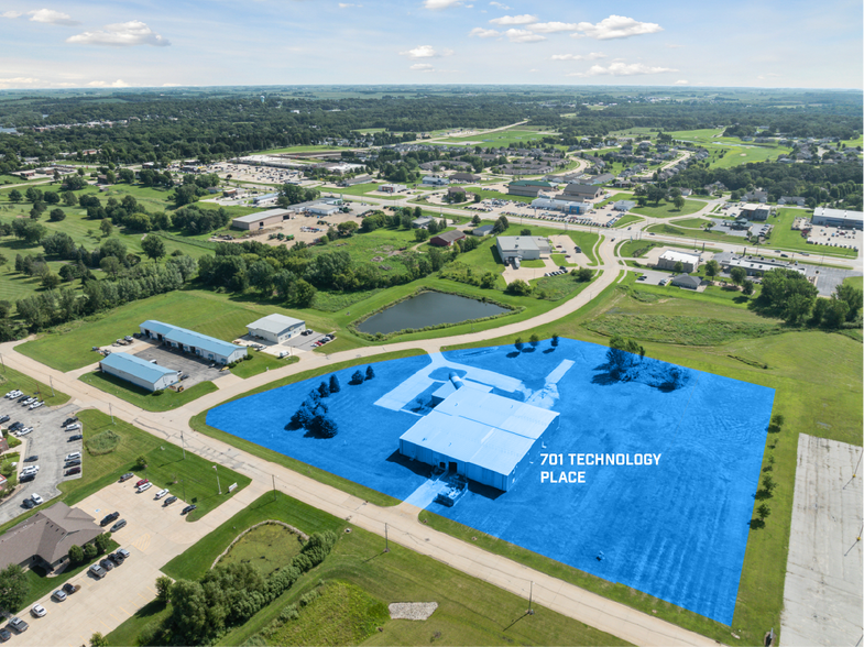 701 Technology Pl, Waverly, IA for lease - Building Photo - Image 2 of 21