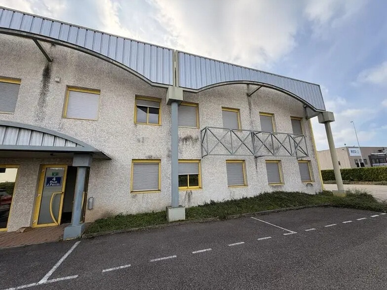 Flex in Genas for sale - Building Photo - Image 2 of 12