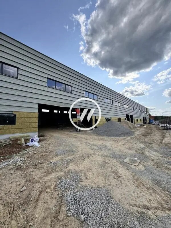 Flex in Viarmes for lease Building Photo- Image 1 of 20