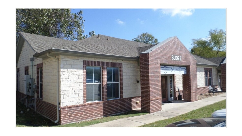 1811 N Austin Ave, Georgetown, TX for lease - Building Photo - Image 1 of 2