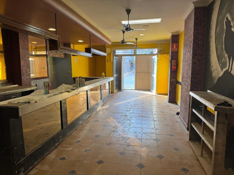 Retail in Algemesí for lease - Building Photo - Image 2 of 8
