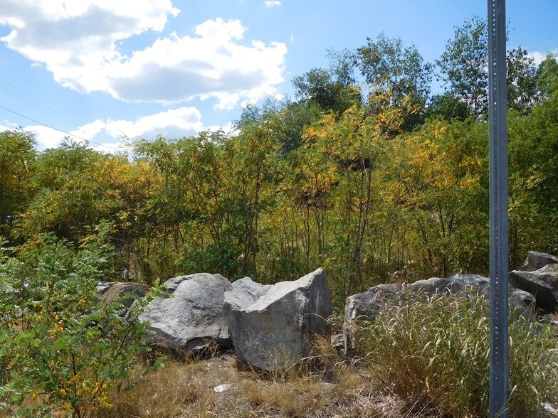 91 Westford Rd, Tyngsboro, MA 01879