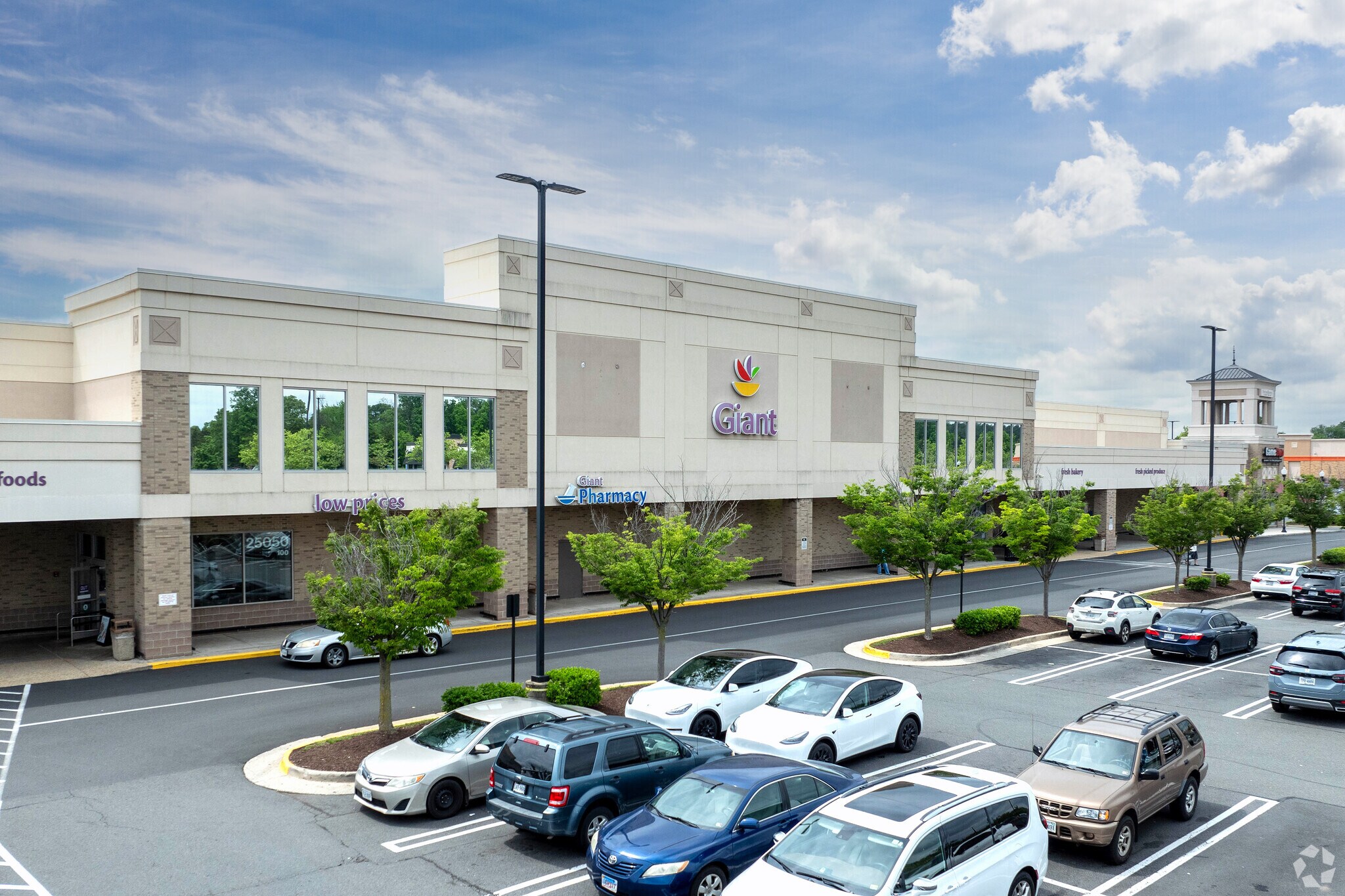 25050 Riding Plz, Chantilly, VA for sale Primary Photo- Image 1 of 1