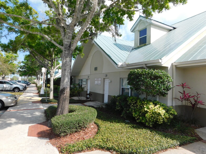 1301 W Eau Gallie Blvd, Melbourne, FL for lease - Building Photo - Image 3 of 3