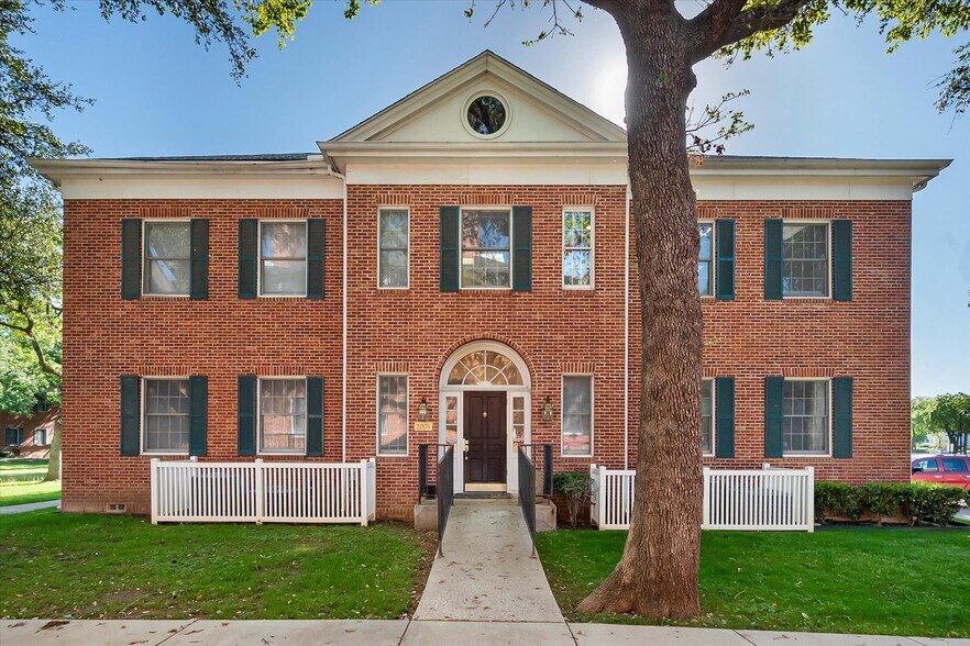 2005 E Lamar Blvd, Arlington, TX for sale - Building Photo - Image 1 of 1