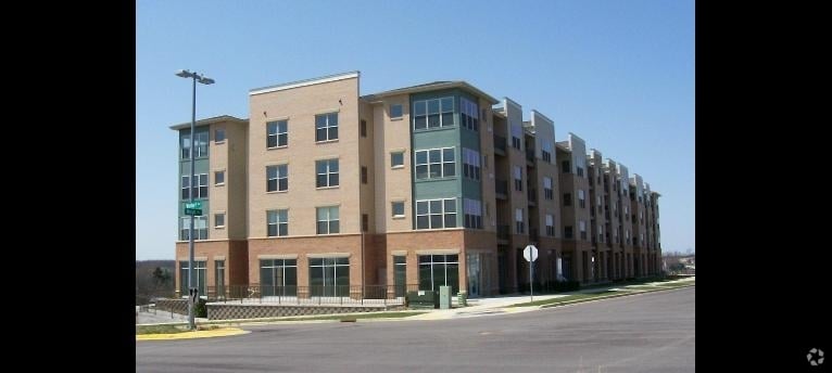 8201 Mayo Dr, Madison, WI for sale - Building Photo - Image 2 of 7