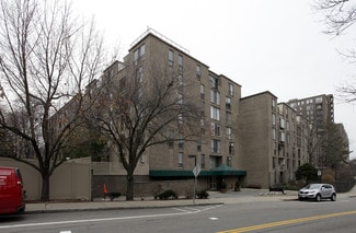 More details for 77 Pond Ave, Brookline, MA - Multifamily for Sale