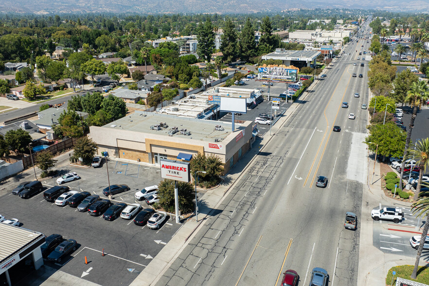 6537 Topanga Canyon Blvd, Woodland Hills, CA for sale - Building Photo - Image 3 of 31