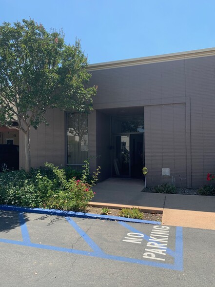 205-211 Yale Ave, Claremont, CA for lease - Building Photo - Image 3 of 3