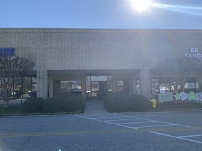 102-400 Westwood Shopping Ctr, Fayetteville, NC for lease Building Photo- Image 1 of 1