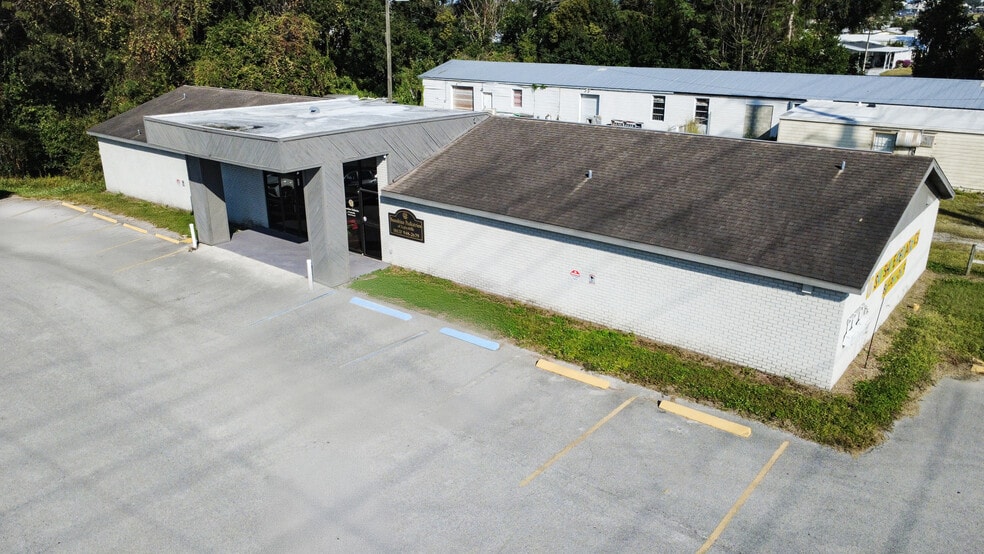 7008 Jason Dr, Zephyrhills, FL for sale - Building Photo - Image 2 of 22