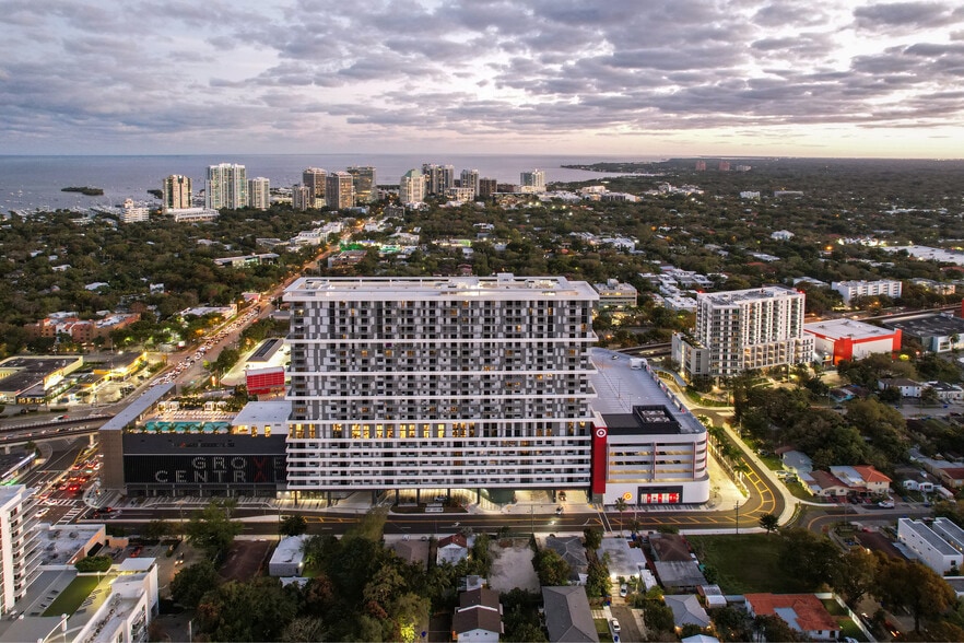 2750 SW 27th Ter, Miami, FL for lease - Primary Photo - Image 2 of 8