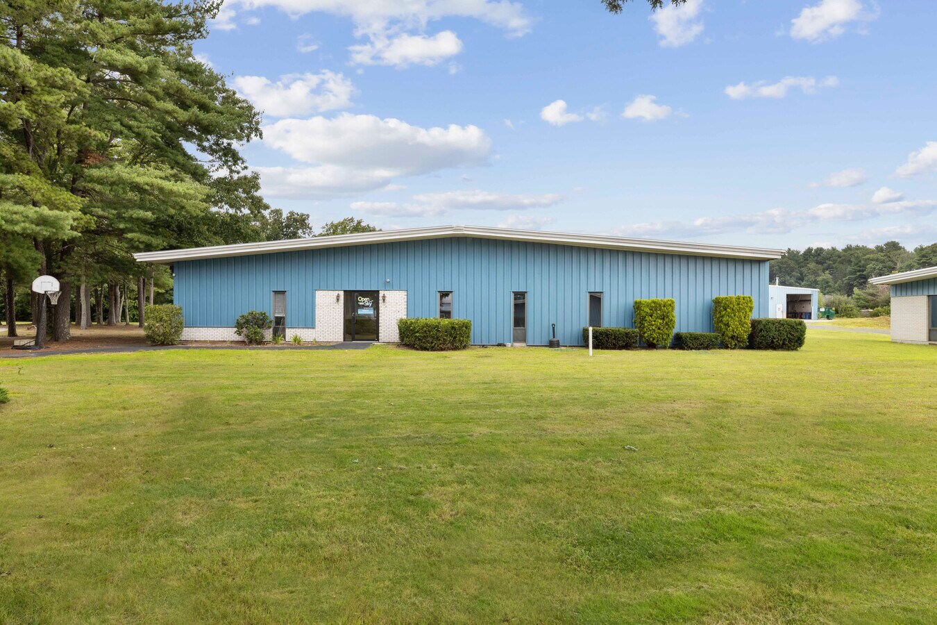 2 Airport Rd, Hopedale, MA 01747