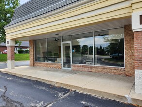 152-166 S Bloomingdale Rd, Bloomingdale, IL for lease Building Photo- Image 2 of 4