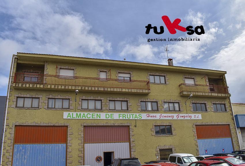 Industrial in Ávila, Ávila for lease - Primary Photo - Image 1 of 18