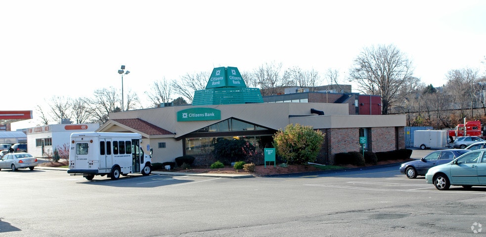 725-729 William T Morrissey Blvd, Dorchester, MA for lease - Primary Photo - Image 3 of 4