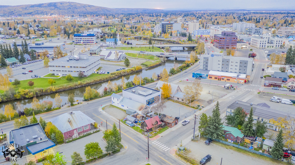 819 First Ave, Fairbanks, AK for sale - Aerial - Image 3 of 5