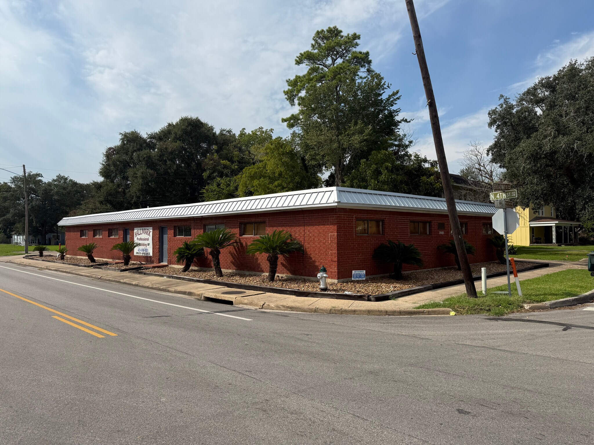 2005 Broadway St, Beaumont, TX for lease Building Photo- Image 1 of 4
