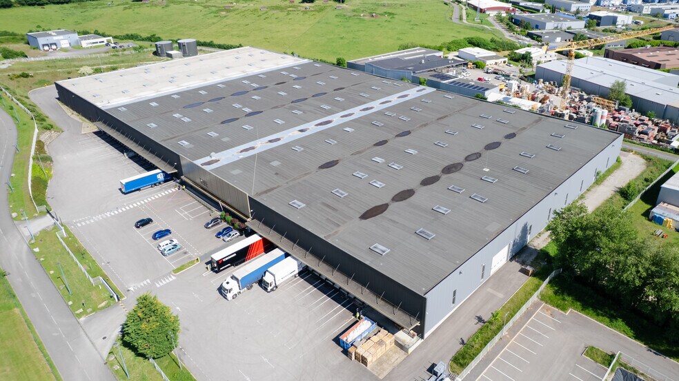 266 Impasse Des Vignes, Bressolles for lease - Building Photo - Image 2 of 12