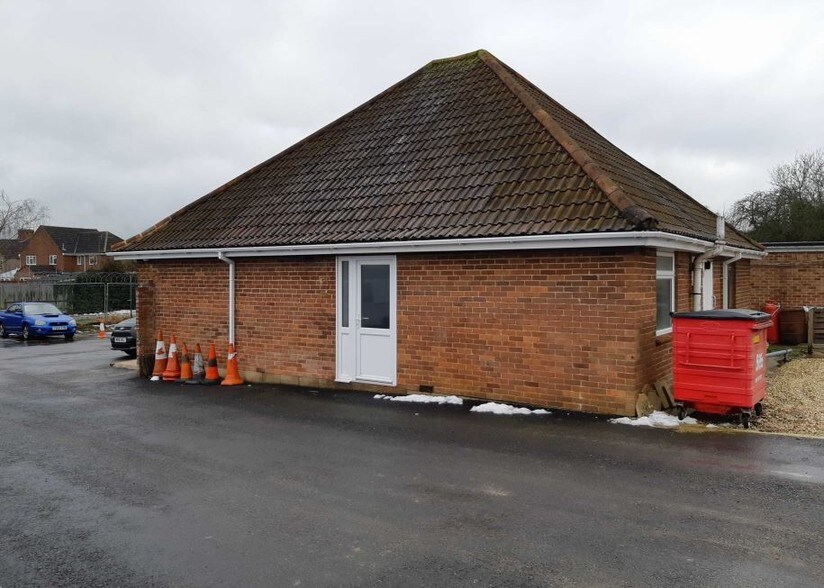 West End Rd, Swindon, SN3 4PG