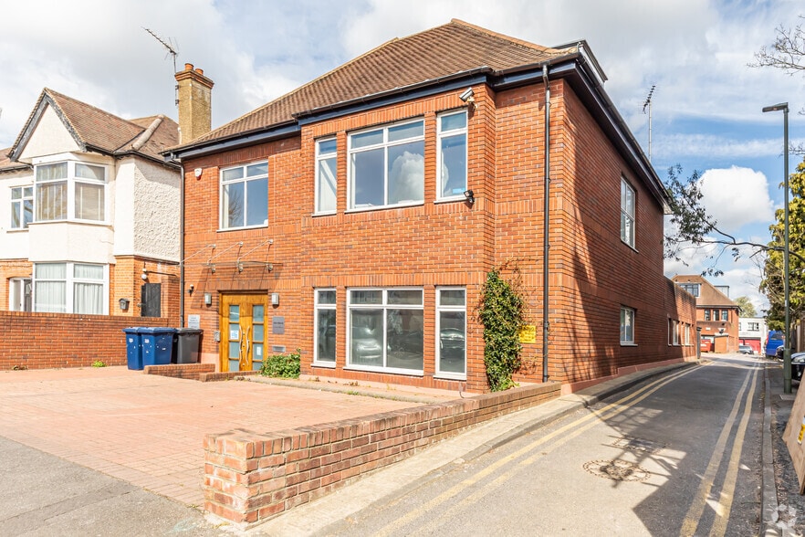 2A Hayes Cres, London for sale - Primary Photo - Image 1 of 1