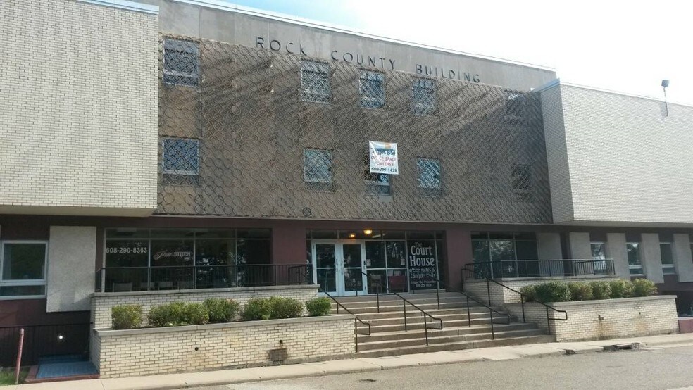 250 Garden Ln, Beloit, WI for sale - Primary Photo - Image 1 of 1