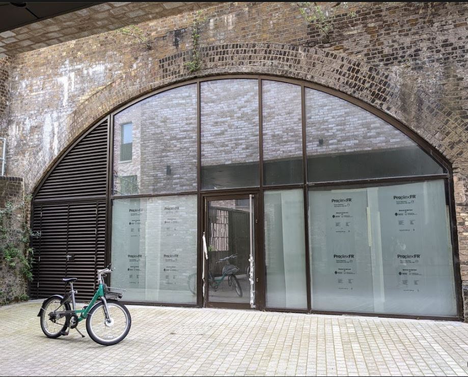 426 Reading Ln, London for sale Primary Photo- Image 1 of 1