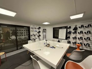 Flex in Saint-André-de-Corcy for lease Interior Photo- Image 2 of 11