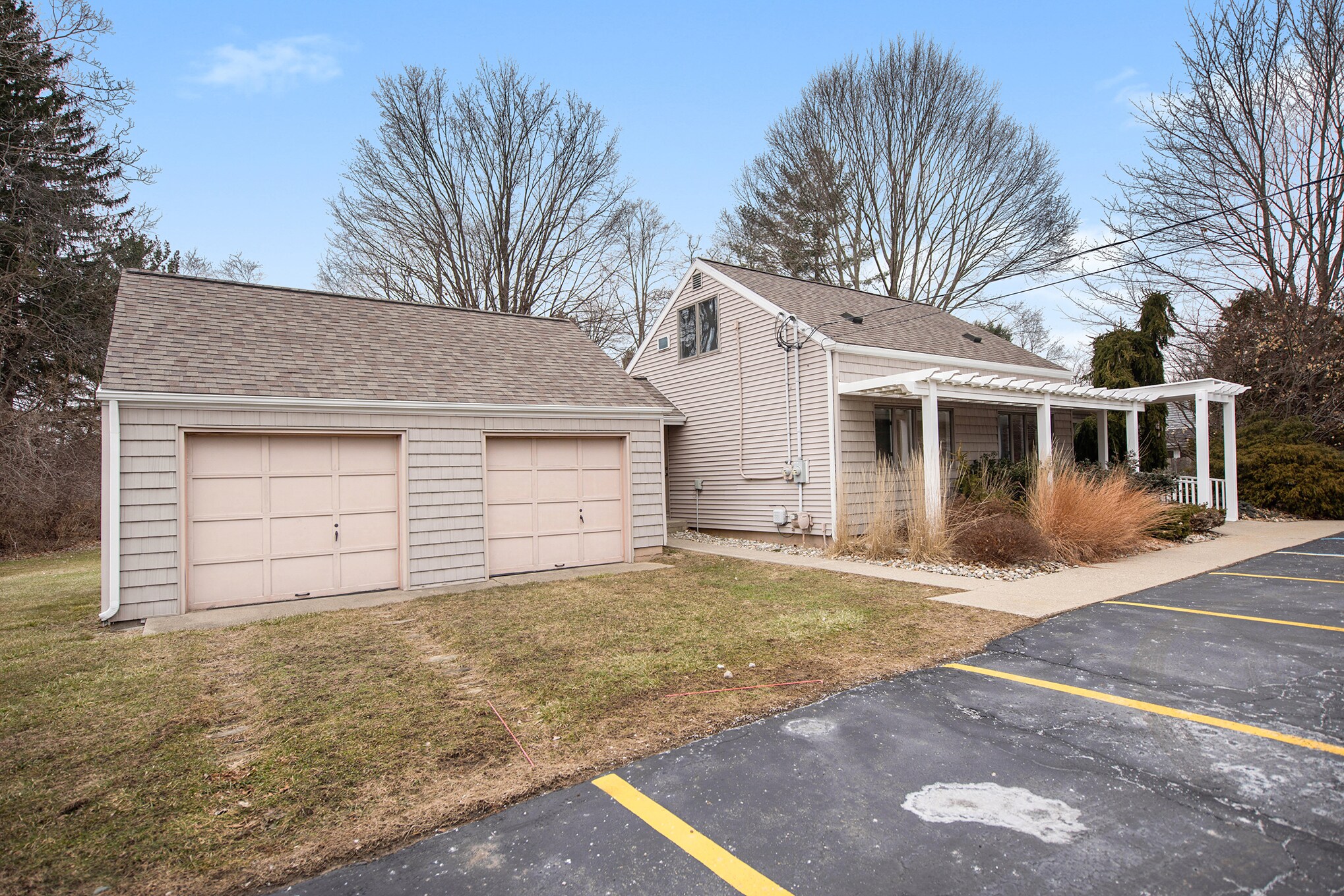 2540 Spring Arbor Rd, Jackson, MI for sale Primary Photo- Image 1 of 1