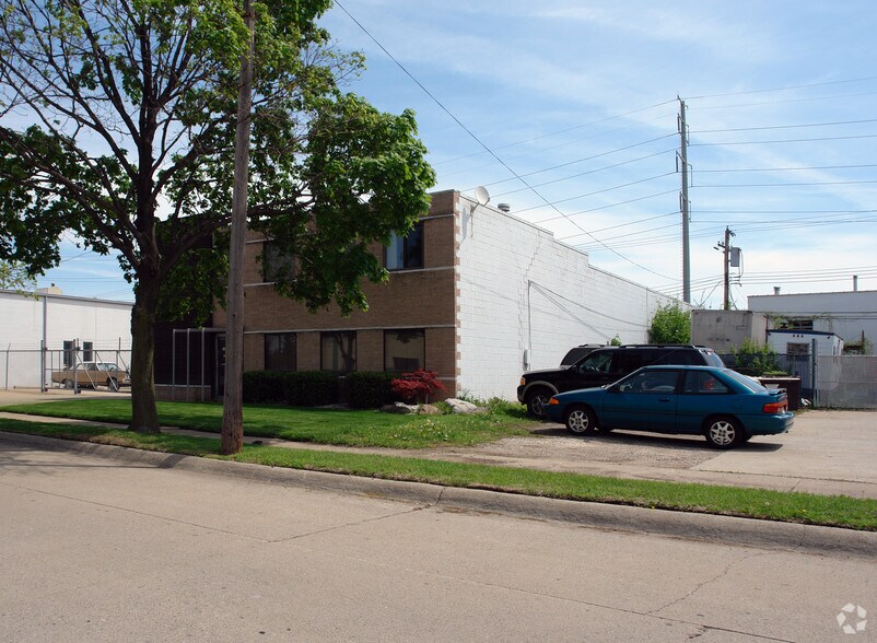 23424 Amber Ave, Warren, MI for sale - Building Photo - Image 2 of 2
