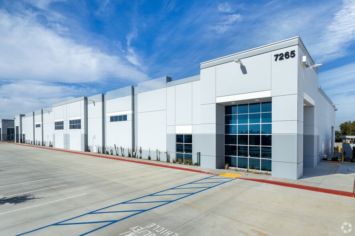 Old 215 Frontage Rd. & Alessandro Blvd, Riverside, CA for lease Building Photo- Image 1 of 2