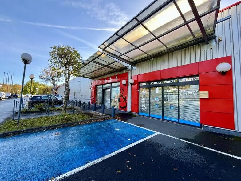 Retail in Nogent-sur-Oise for lease - Building Photo - Image 1 of 10