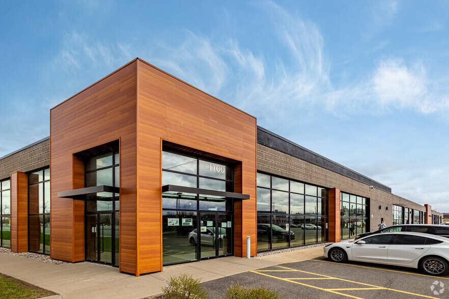 1078-1138 Boul Marie-Victorin, Longueuil, QC for lease - Building Photo - Image 2 of 5
