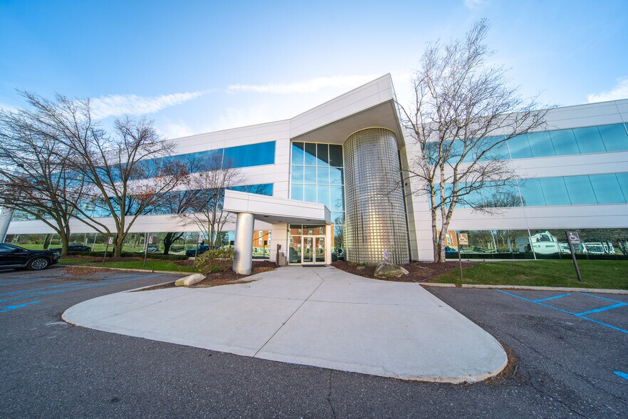 21800 Haggerty Rd Northville Mi 48167 Office For Lease Loopnet Com