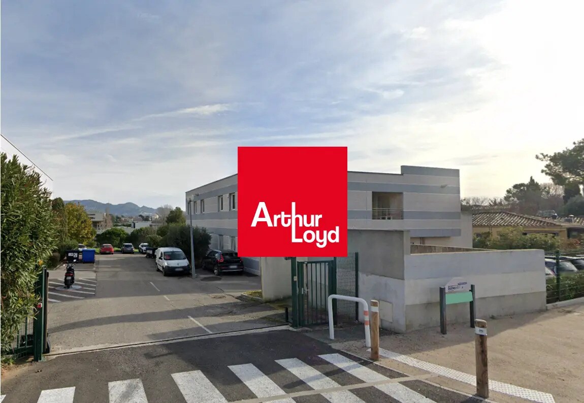 Rue Max Planck, Marseille for lease Building Photo- Image 1 of 11